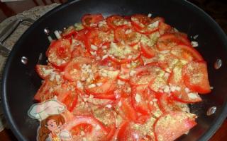 Рецепт розочек с мясом в овощном соусе